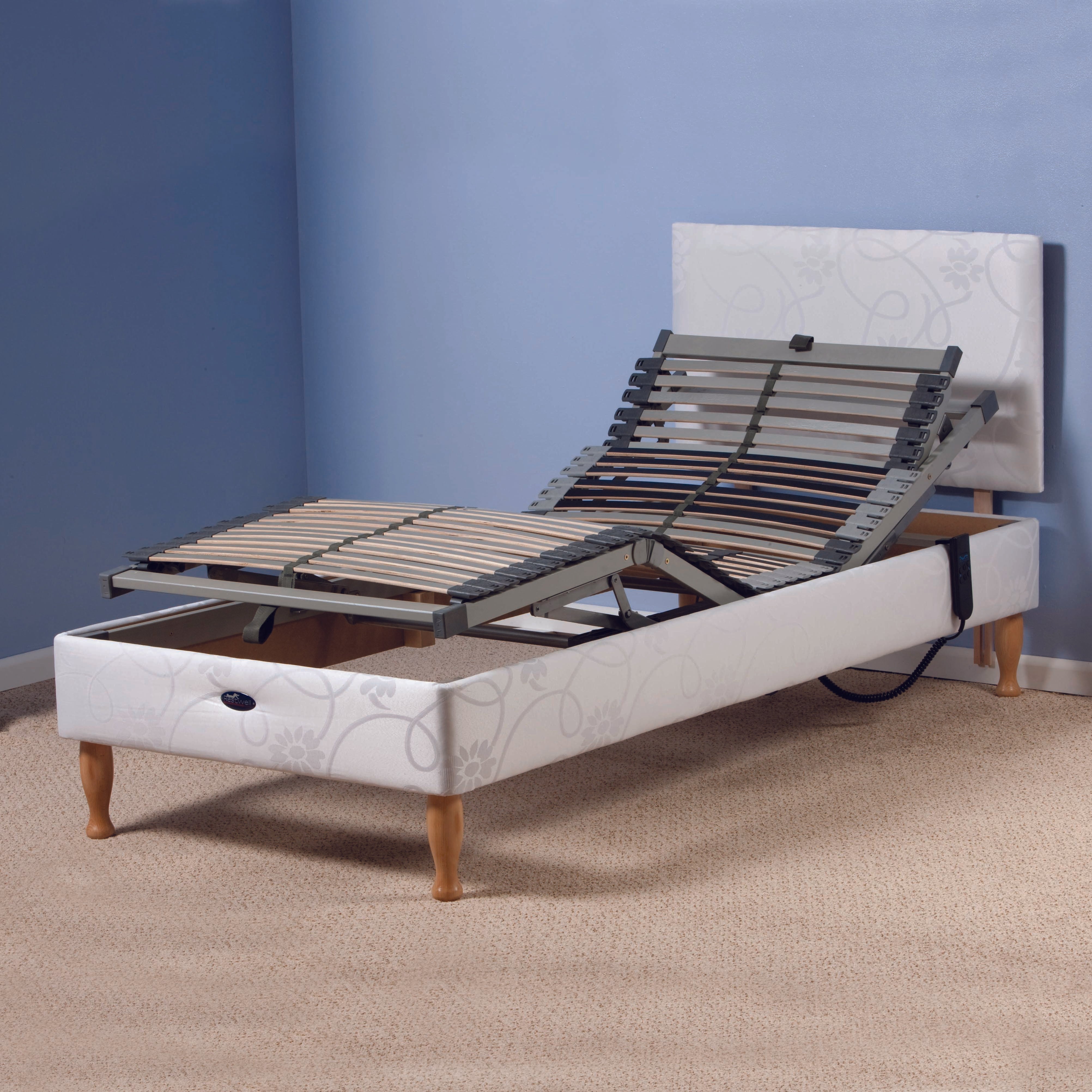 Drive DeVilbiss 4'6 Devon Electric Adjustable Bed